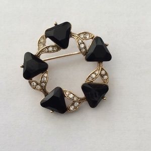 Gold And black round brooch, Vintage